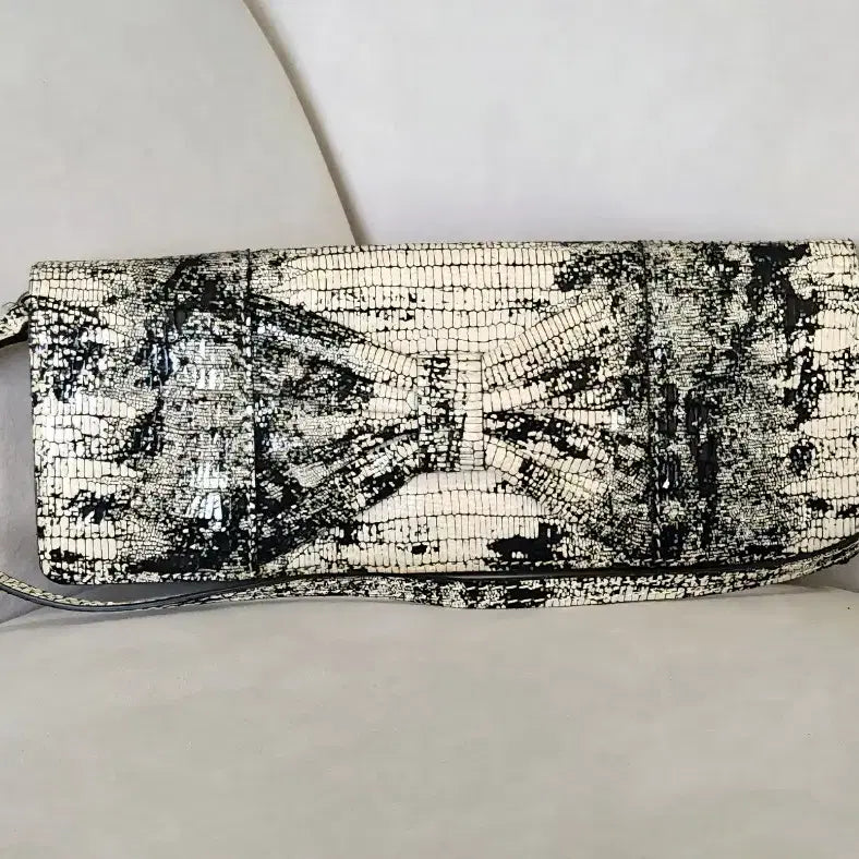 [BUNJANG] Real Python Ribbon Clutch Bag / 리얼파이톤 리본 클러치백(무료배송)