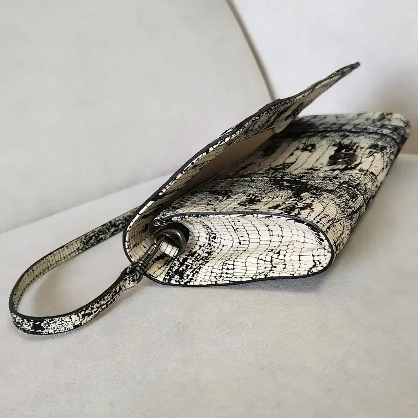 [BUNJANG] Real Python Ribbon Clutch Bag / 리얼파이톤 리본 클러치백(무료배송)