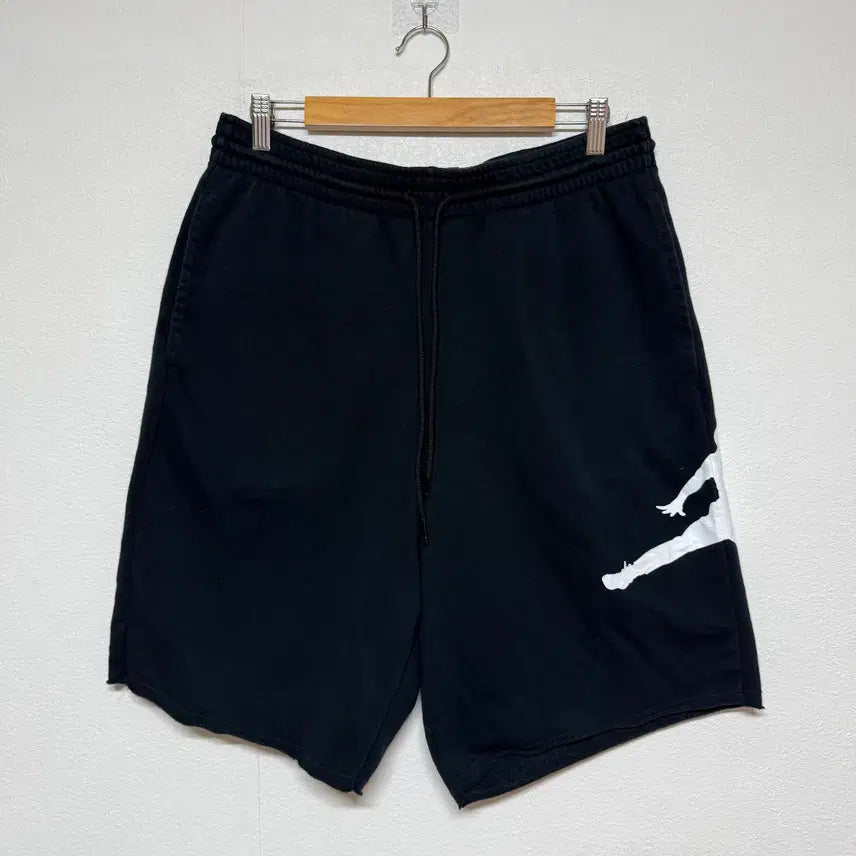 [BUNJANG] Jordan Black Shorts (L) / 조던 블랙 반바지 L
