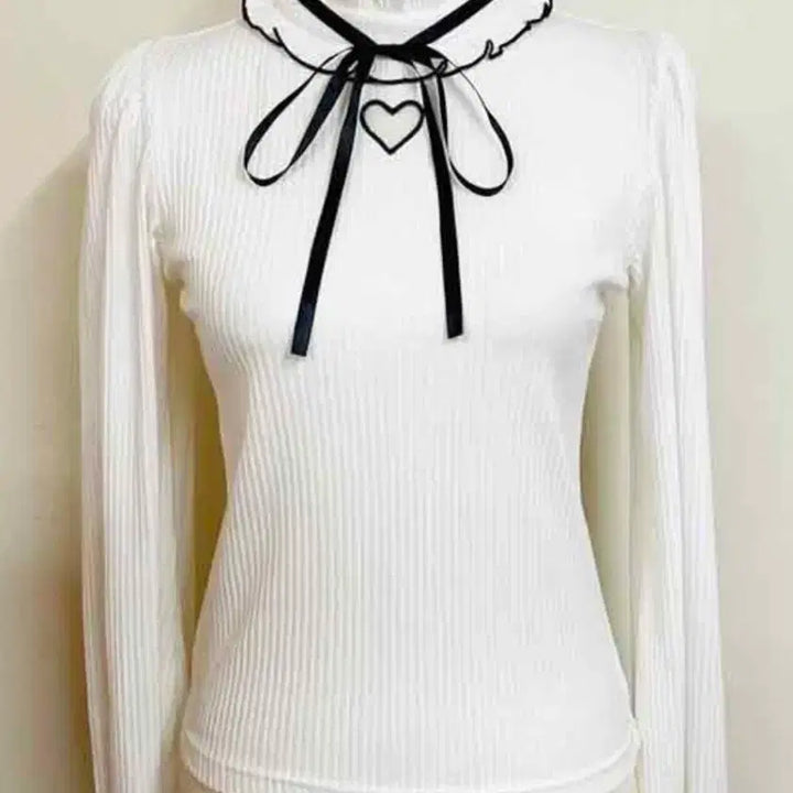 [BUNJANG] Mars Heart Punching Frill Knit / 마즈 mars 하트 펀칭 프릴 니트 양산형 지뢰계 스나계 양지뢰