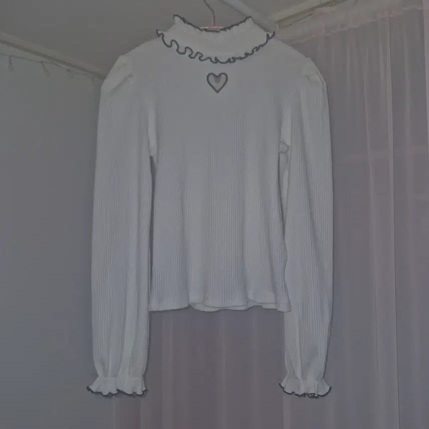 [BUNJANG] Mars Heart Punching Frill Knit / 마즈 mars 하트 펀칭 프릴 니트 양산형 지뢰계 스나계 양지뢰