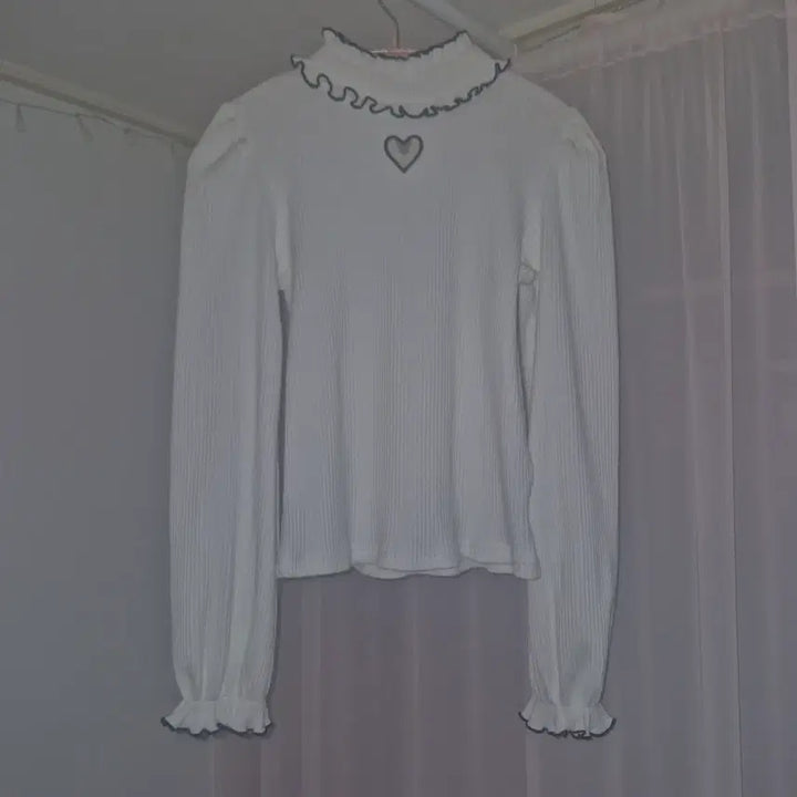 [BUNJANG] Mars Heart Punching Frill Knit / 마즈 mars 하트 펀칭 프릴 니트 양산형 지뢰계 스나계 양지뢰