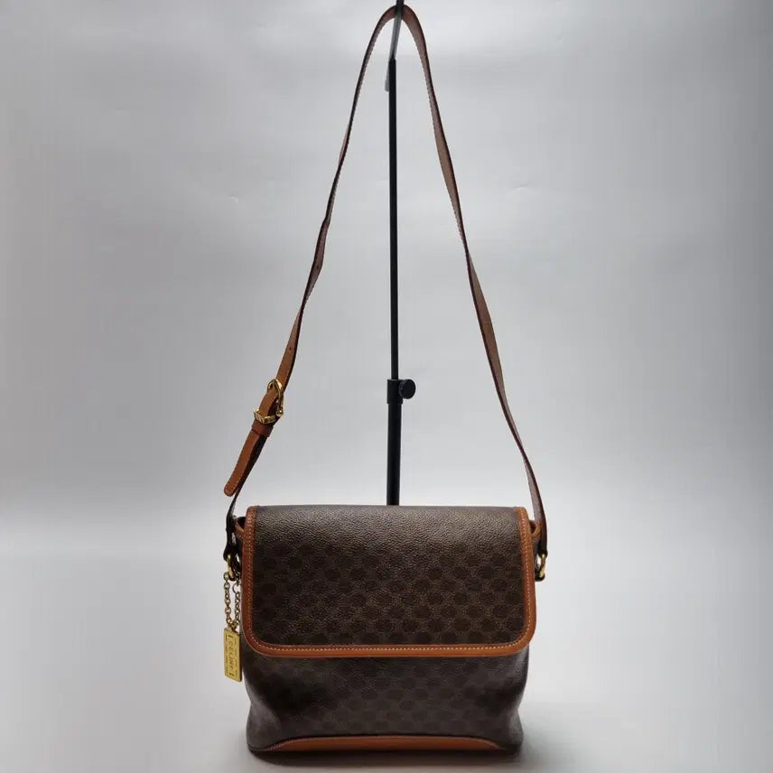 [BUNJANG] Celine Macadam Shoulder Bag Brown / 셀린느 CELINE 마카담 숄더백 브라운 (최상급, 레어아이템)