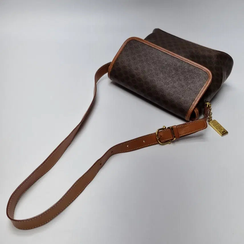 [BUNJANG] Celine Macadam Shoulder Bag Brown / 셀린느 CELINE 마카담 숄더백 브라운 (최상급, 레어아이템)