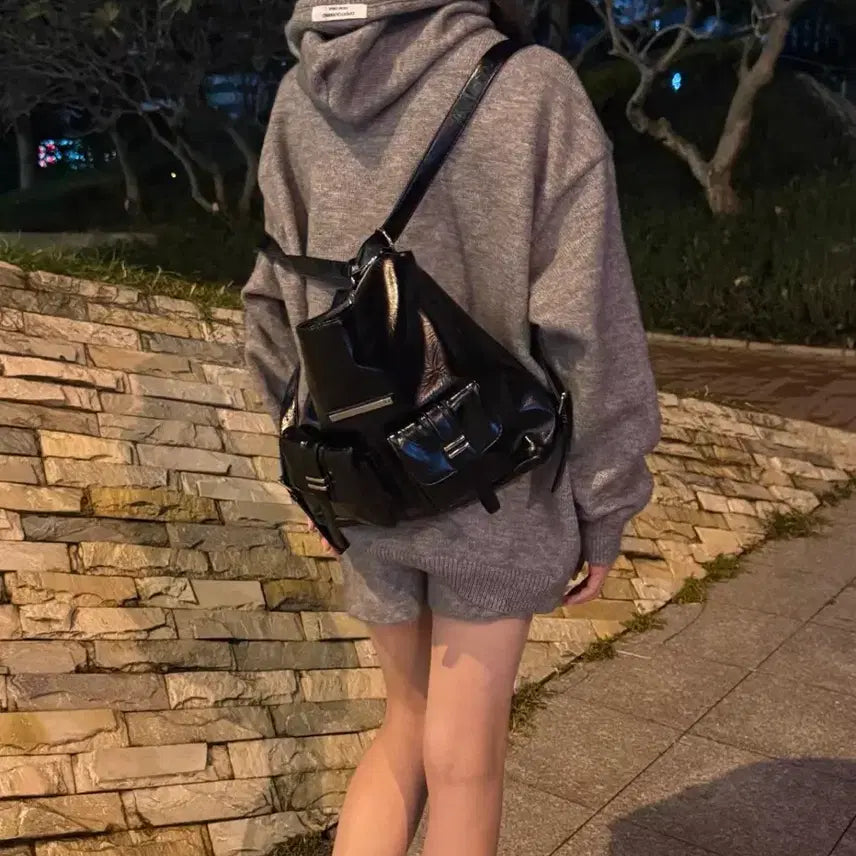 [BUNJANG] Matin Kim Black Leather Pocket Backpack / 마뗑킴 블랙 레더 포켓 백팩