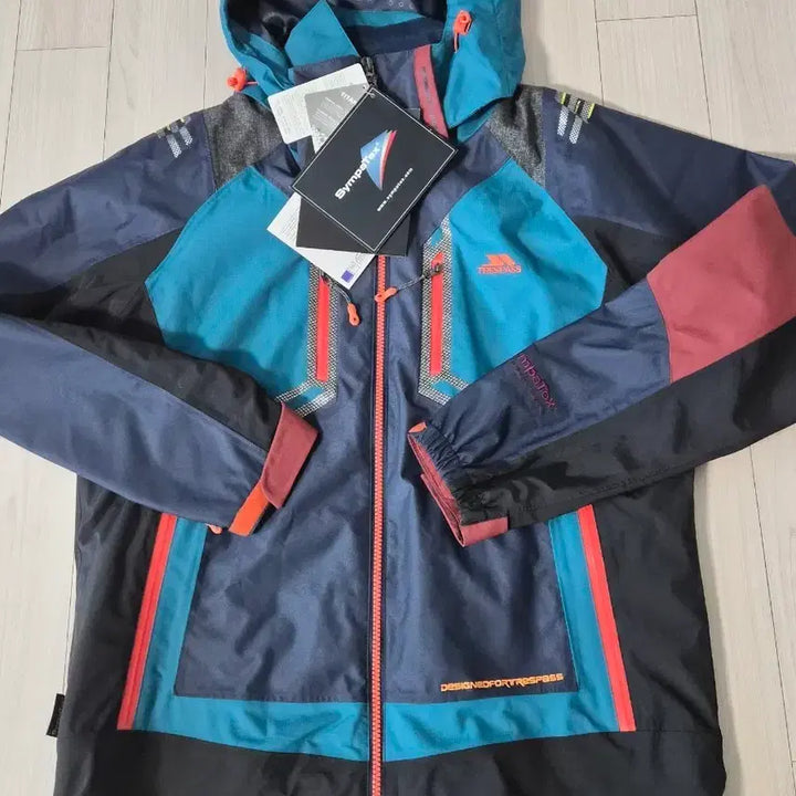 [BUNJANG] Trespass Sympatex Waterproof and Windproof Outdoor Jacket / [새상품 트레스패스(Trespass) 심파텍스 최고급 등산/아웃도