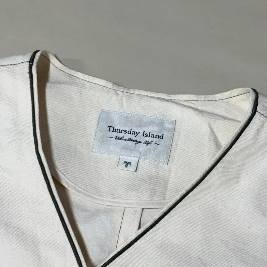 [BUNJANG] Thursday Island Short Sleeve Jacket S / 써스데이아일랜드 반팔 자켓 S