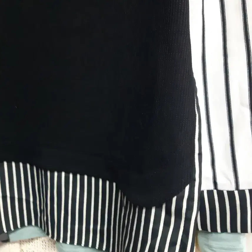 [BUNJANG] Black Stripe Long Blouse / 블랙 스트라이프 배색 롱 블라우스