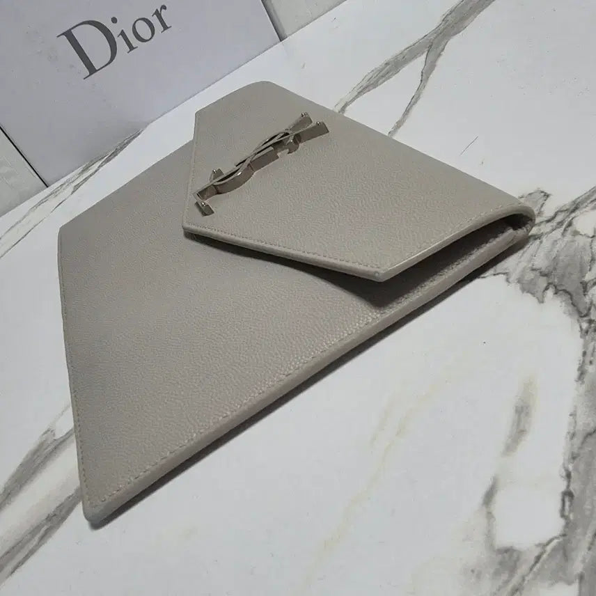 [BUNJANG] Yves Saint Laurent Uptown Clutch Bag / (정품) 입생로랑 엔벨로프 업타운 클러치백