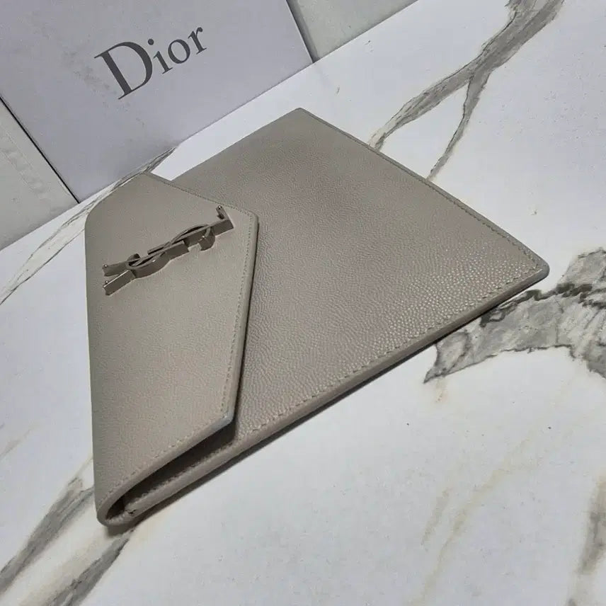 [BUNJANG] Yves Saint Laurent Uptown Clutch Bag / (정품) 입생로랑 엔벨로프 업타운 클러치백