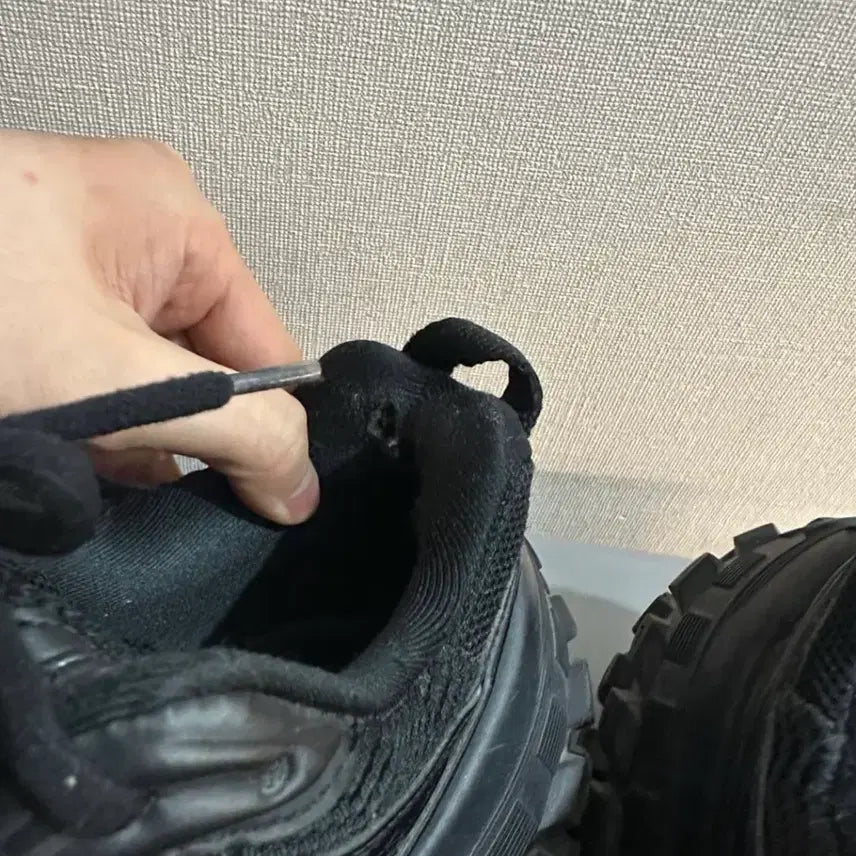 [BUNJANG] Balenciaga Defender / (43)발렌시아가 디펜더