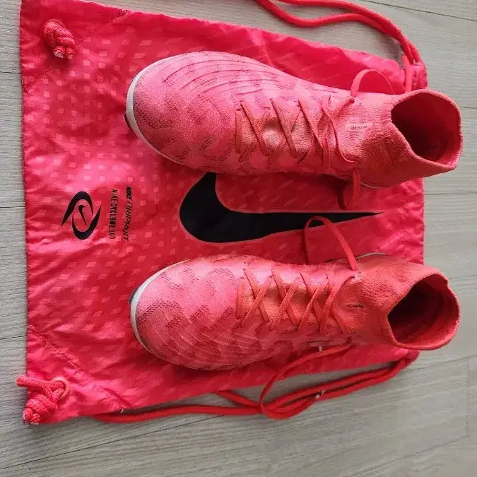 [BUNJANG] Nike Phantom Luna Pink Soccer Cleats 275mm / 나이키 팬텀 루나 핑크 축구화 275mm