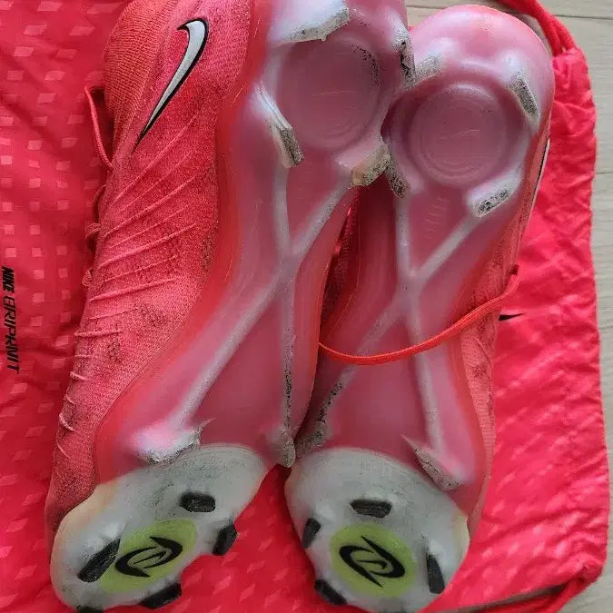 [BUNJANG] Nike Phantom Luna Pink Soccer Cleats 275mm / 나이키 팬텀 루나 핑크 축구화 275mm