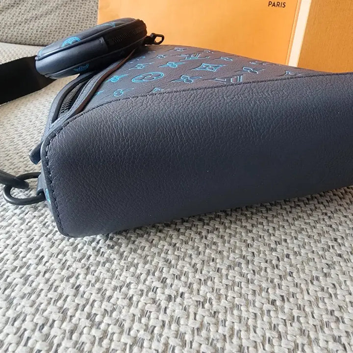 [BUNJANG] Louis Vuitton Monogram Shadow Duo Sling Bag / 새상품급 루이비통 네이비 리버블루 쉐도우 모노그램 듀오 슬링백