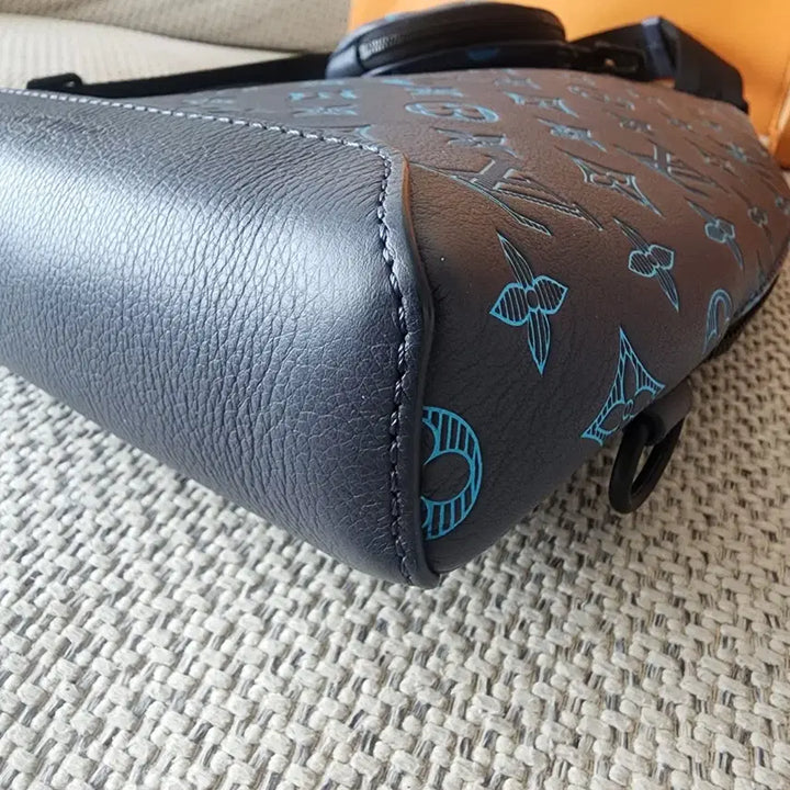 [BUNJANG] Louis Vuitton Monogram Shadow Duo Sling Bag / 새상품급 루이비통 네이비 리버블루 쉐도우 모노그램 듀오 슬링백