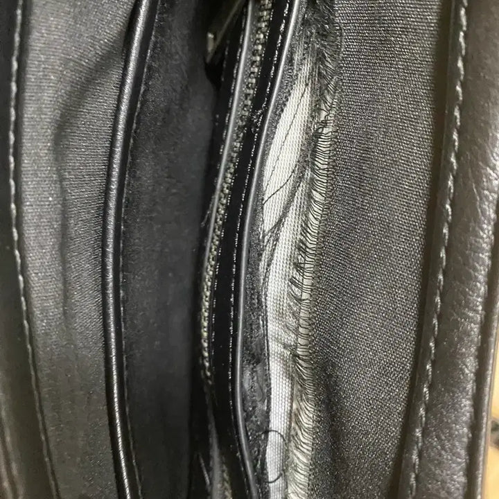 [BUNJANG] Drawfit Kang Stitching Leather Tab Bag / 드로우핏x깡 스티칭 래더 탭백