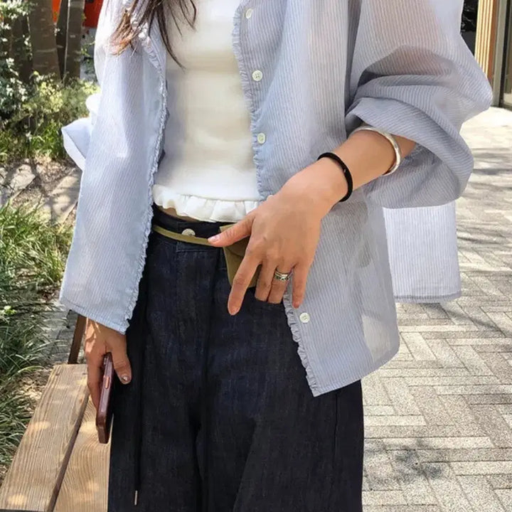 [BUNJANG] UNDERB Blooming Stripe Blouse Sky Blue / 언더비 blooming 스트라이프 블라우스 스카이블루