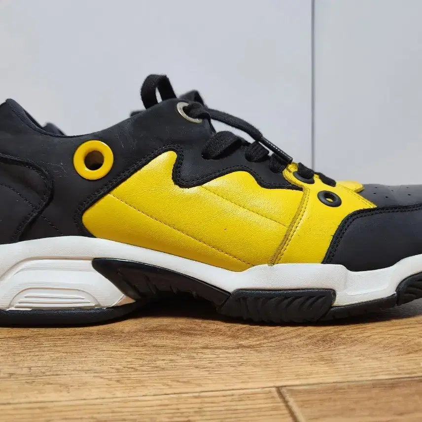 [BUNJANG] Neil Barrett Leather Sneakers / 닐바렛 가죽 스니커즈  265