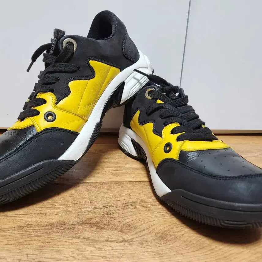[BUNJANG] Neil Barrett Leather Sneakers / 닐바렛 가죽 스니커즈  265
