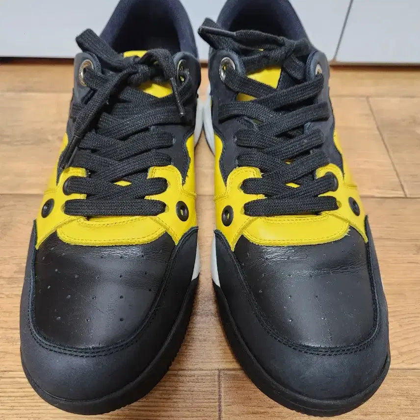 [BUNJANG] Neil Barrett Leather Sneakers / 닐바렛 가죽 스니커즈  265