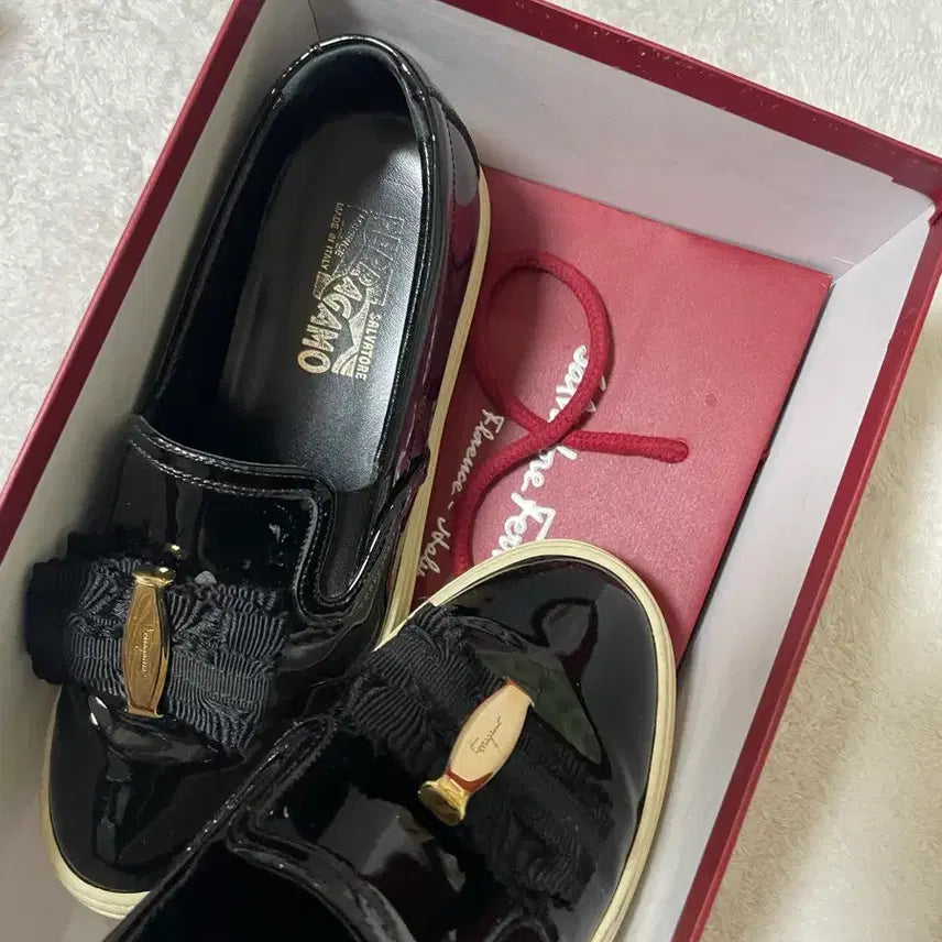 [BUNJANG] Ferragamo Patent Leather Sneakers / 페라가모 스니커즈(택비포함)