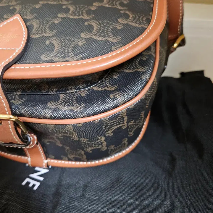 [BUNJANG] Celine Triomphe Folco Bag / 셀린느 트리오페 폴코백