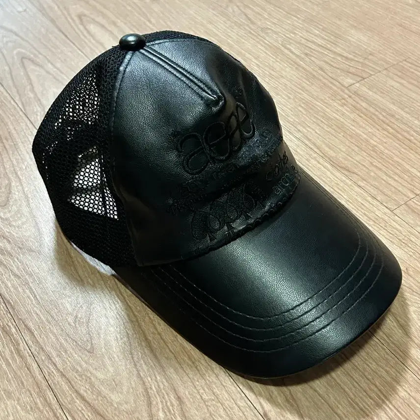 [BUNJANG] Aeae X Trimming Bird Leather Mesh Ball Cap / [리미티드] Aeae X 트리밍버드 콜라보 레더 메쉬 볼캡/모자
