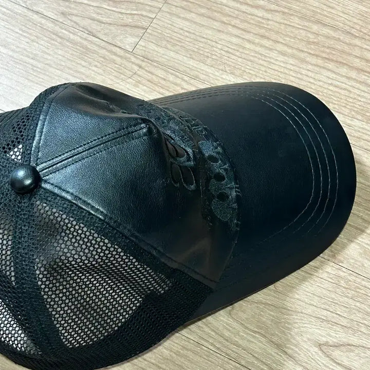 [BUNJANG] Aeae X Trimming Bird Leather Mesh Ball Cap / [리미티드] Aeae X 트리밍버드 콜라보 레더 메쉬 볼캡/모자