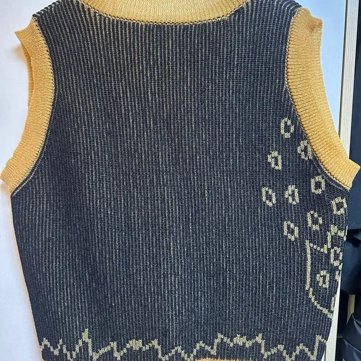 [BUNJANG] Namacheko Crocus Intarsia Knit Vest / 21ss 나마체코 크로커스 인타르시아 니트 베스트