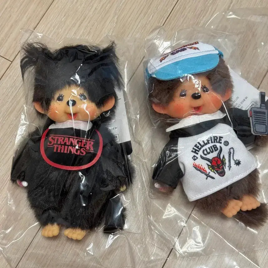 [BUNJANG] Monchhichi Stranger Things Keyring Set / 몬치치 기묘한 이야기 키링 2종 세트