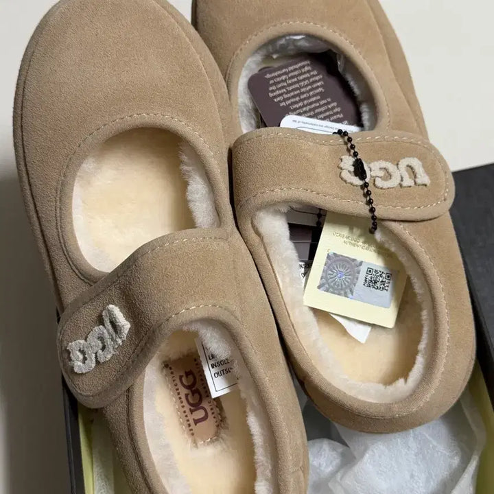 [BUNJANG] UGG Suede Mary Jane Shoes / UGG 어그 스웨이드 메리제인 36