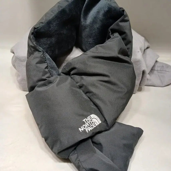 [BUNJANG] The North Face T-Ball Padded Muffler Black / 노스페이스 티볼 패딩 머풀러 블랙