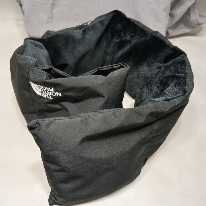 [BUNJANG] The North Face T-Ball Padded Muffler Black / 노스페이스 티볼 패딩 머풀러 블랙