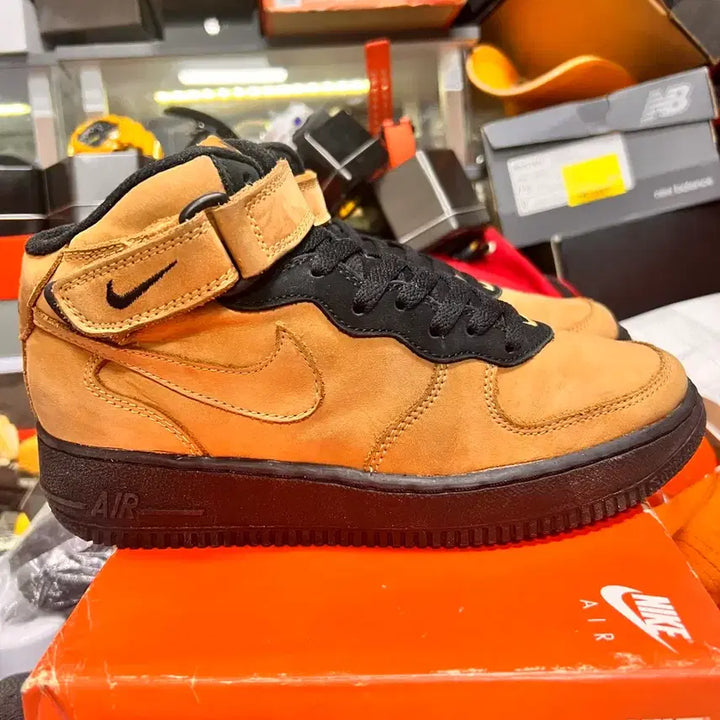 [BUNJANG] Nike Air Force 1 Mid '95 - Brown/Black - Sneakers / 90s 나이키 에어 포스1 sc 미드 된장