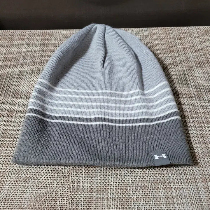 [BUNJANG] Under Armour Gray Striped Beanie (S-M) / 언더아머 멀티 컬러 패턴 회색/그레이 올인원 스트라이 비니 S-M 사이즈