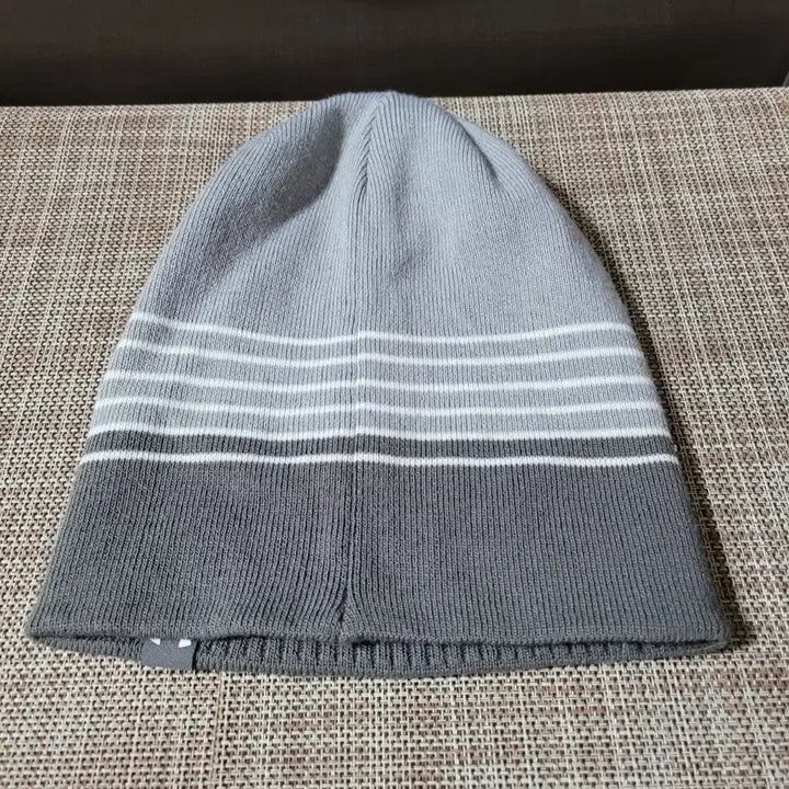 [BUNJANG] Under Armour Gray Striped Beanie (S-M) / 언더아머 멀티 컬러 패턴 회색/그레이 올인원 스트라이 비니 S-M 사이즈