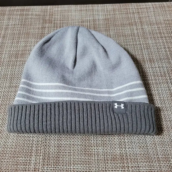 [BUNJANG] Under Armour Gray Striped Beanie (S-M) / 언더아머 멀티 컬러 패턴 회색/그레이 올인원 스트라이 비니 S-M 사이즈