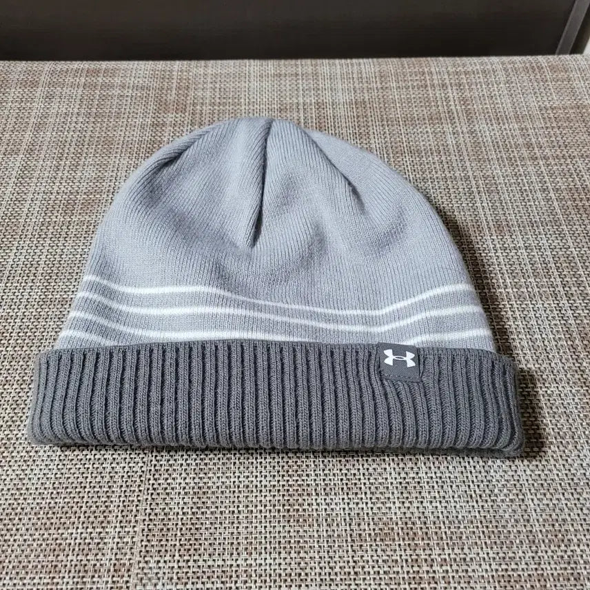 [BUNJANG] Under Armour Gray Striped Beanie (S-M) / 언더아머 멀티 컬러 패턴 회색/그레이 올인원 스트라이 비니 S-M 사이즈