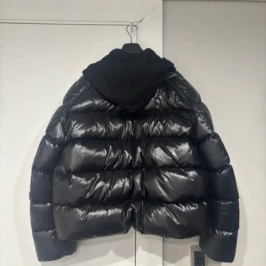 [SOLD OUT] 준지 22fw 유광패딩 블랙