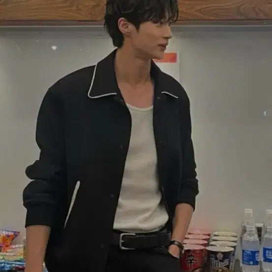 [BUNJANG] IROMAN Leather Trim Varsity Jacket - Black / 이로맨 LEATHER 트리밍 바시티 자켓 s 블랙