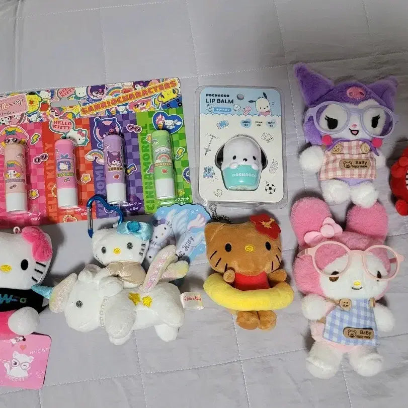 [BUNJANG] Sanrio Hello Kitty Lip Balm & Plush Keyring / 산리오 헬로키티 마이멜로디 쿠로미 포차코 시나모롤 폼폼푸린 립밤 키링