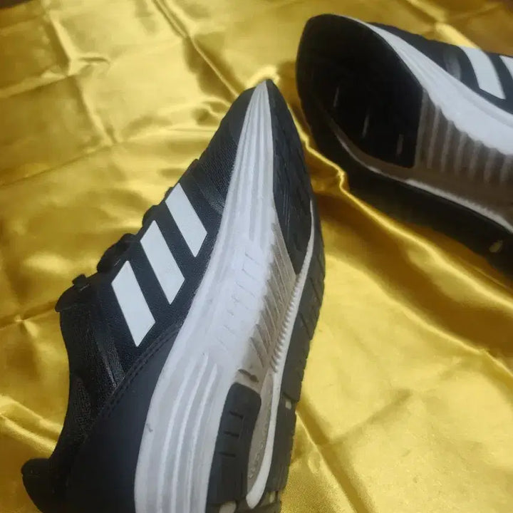 [BUNJANG] Adidas Cloudfoam Sneakers / 아디다스 운동화 검흰 클라우드폼:상태는최상입니다