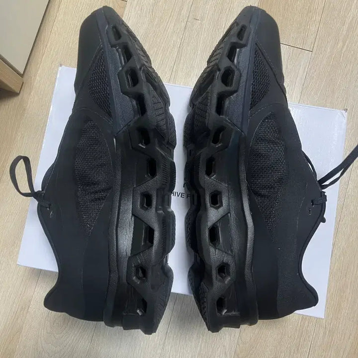 [BUNJANG] On Running Cloudmonster 2 Black Magnet 295 / 온러닝 파프 클라우드몬스터2 블랙 마그넷 295