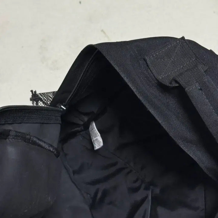 [BUNJANG] Carhartt Black Backpack Bag / 칼하트 블랙 백팩 가방
