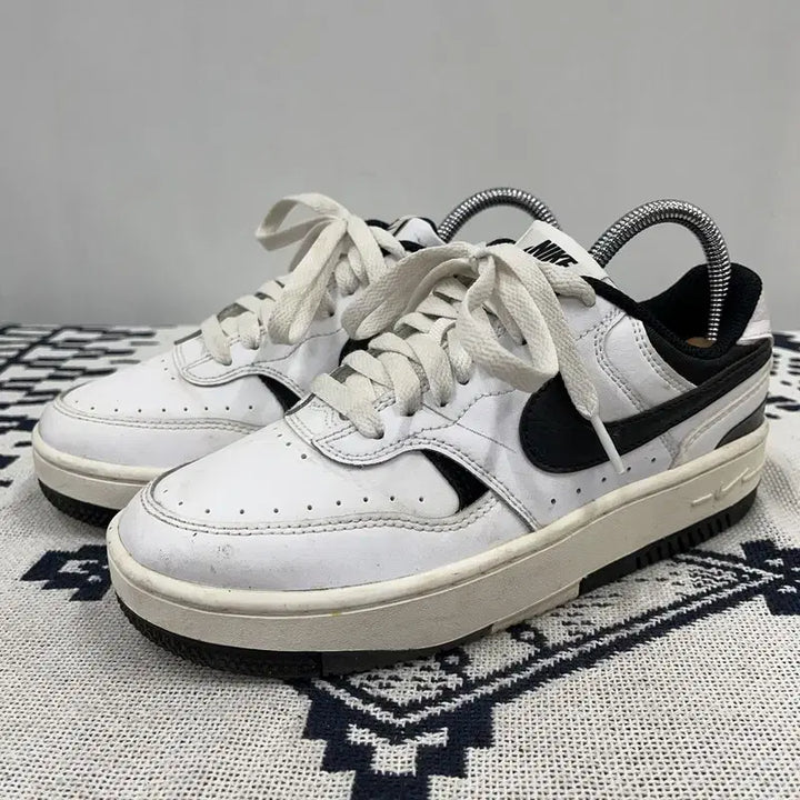 [BUNJANG] Nike Gamma Force Sneakers Shoes 225 / 나이키 감마포스 스니커즈 신발 운동화 225 E02030