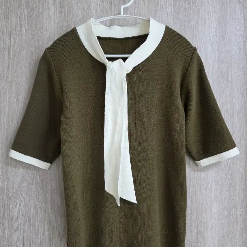 [BUNJANG] Ribbon Olive Knit Top / 리본 반팔 니트 올리브 55