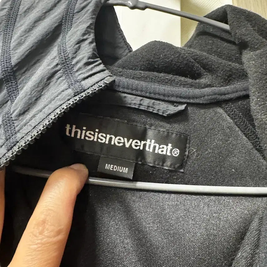 [BUNJANG] Thisisneverthat Fleece Windbreaker / 디스이즈네버댓 플리스바람막이 M