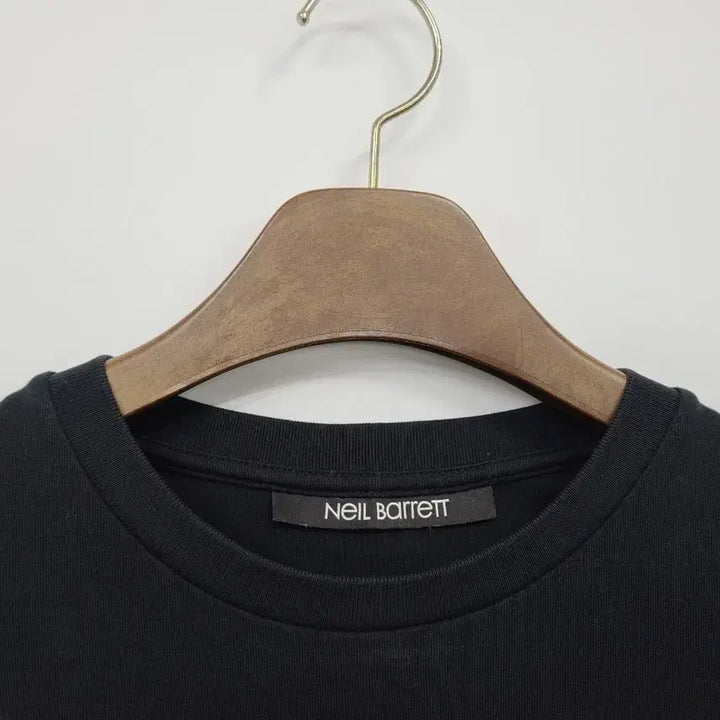 [BUNJANG] Neil Barrett Black Embroidered T-shirt / 닐바렛/XXS/여/블랙 자수반팔티/앨리스/202