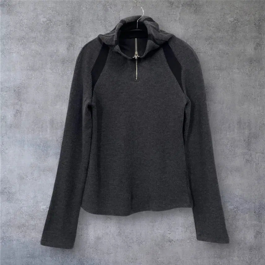 [BUNJANG] Matin Kim Charcoal High-Neck Raglan Half-Zip Knit / 마뗑킴 Matin Kim 차콜 하이넥 래글런 하프집업 니트