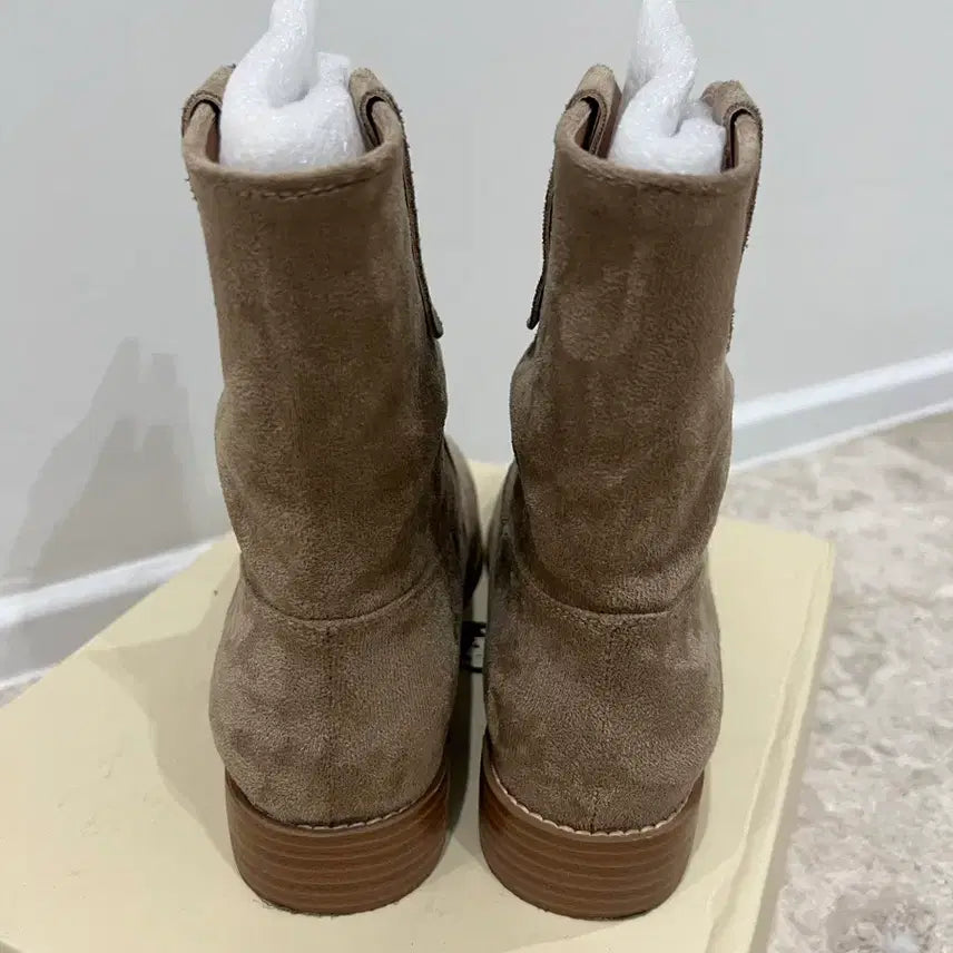 [SOLD OUT] 여자 스웨이드 미들하프부츠230